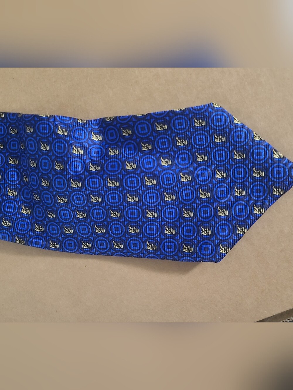 Versace V2 Rare Vintage Tie 100% Silk Designer V2 Logo Blue Geometric Italy - Picture 3 of 8